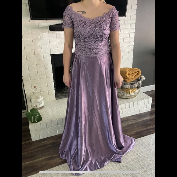 Mother of the Bride formal gown - Picture 2 of 5